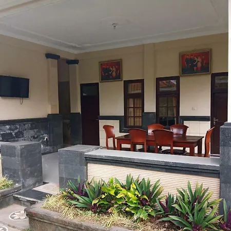 Rumah Tu7U