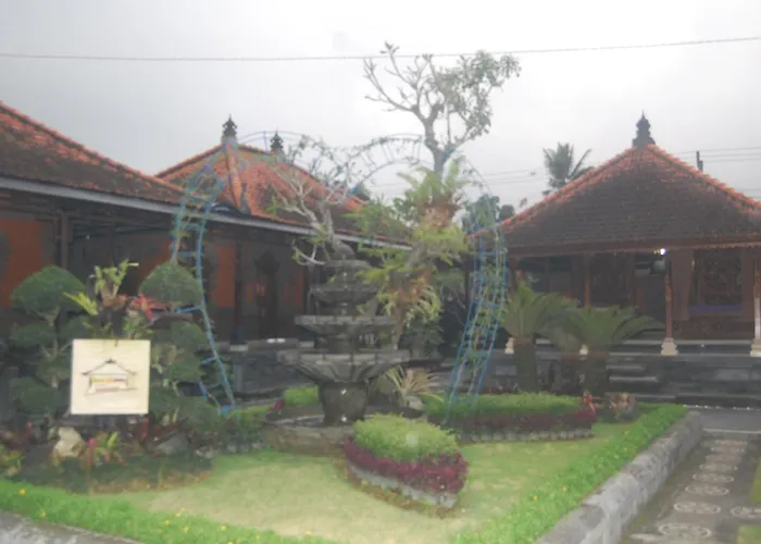 Rumah Tu7u 3* バリ島