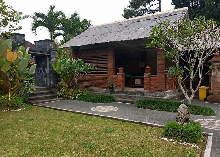 ゲストハウス Rumah Tu7u 3*