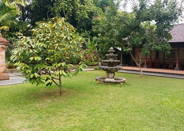 ゲストハウス Rumah Tu7u